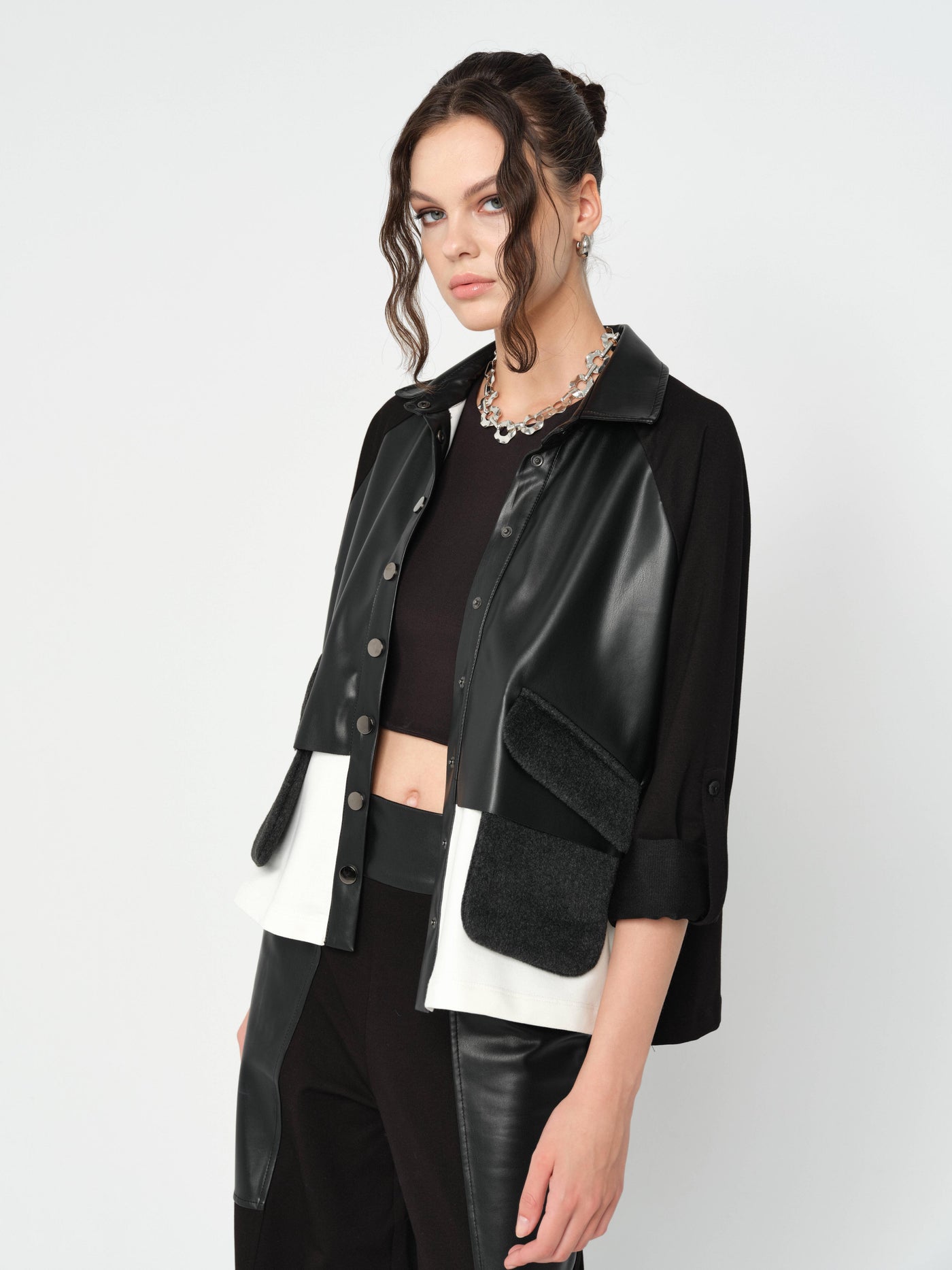 DERİ GARNİLİ GÖMLEK