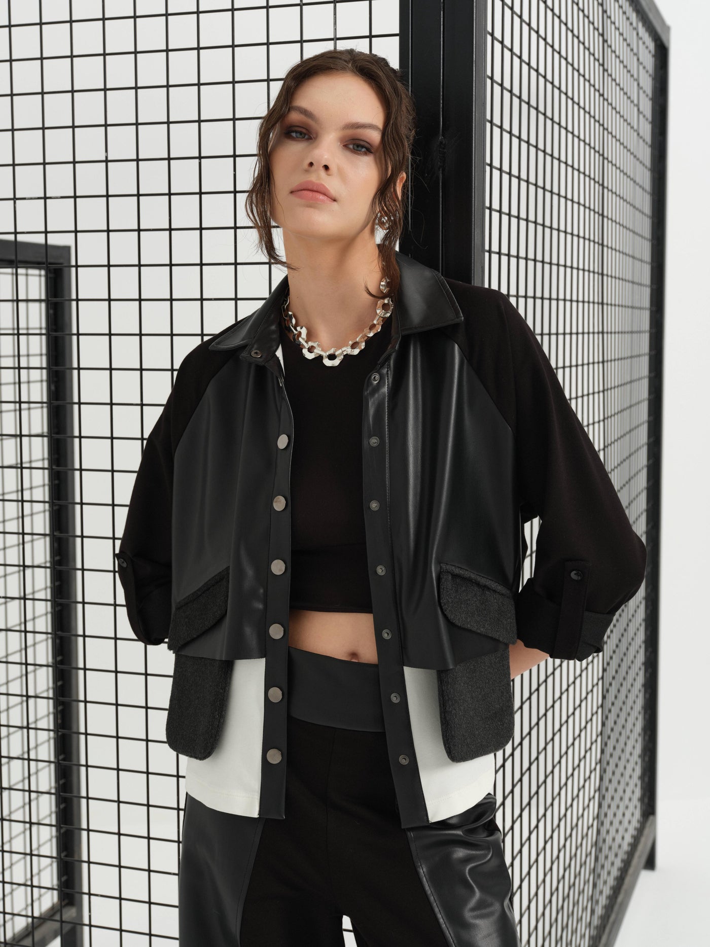 DERİ GARNİLİ GÖMLEK