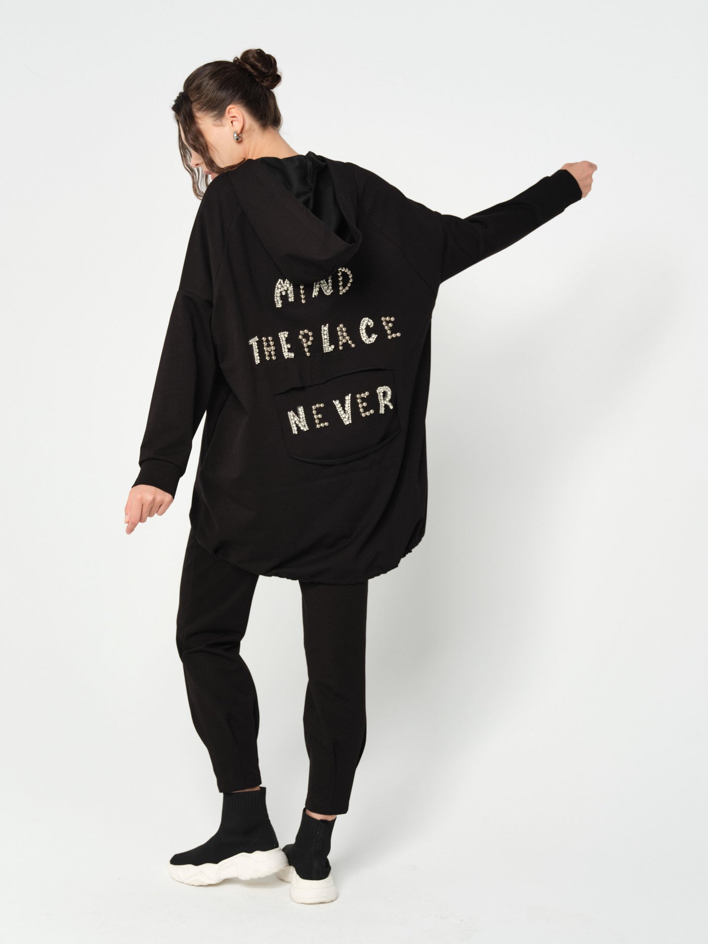 TAŞ YAPIŞTIRMALI EŞOFMAN TAKIMI